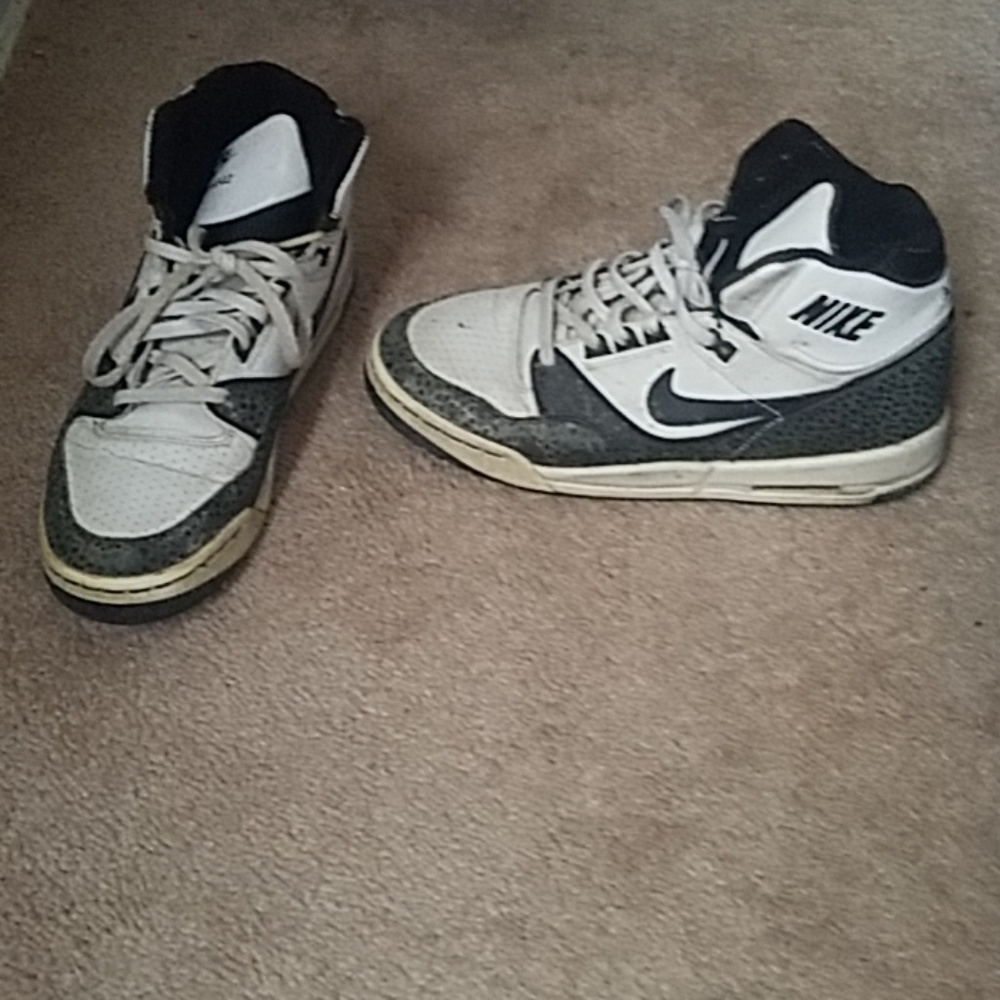 Nike Sneaks